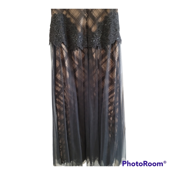 Tadashi Shoji Embroidered Tulle and Sequin Lace Gown 4 Black Sheer Lattice Tulle - Picture 8 of 13